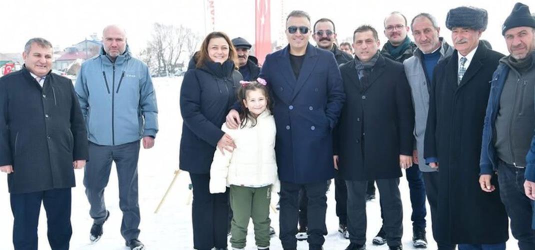 Donmuş Çıldır Gölü Üzerinde Fotoğraf Sergisi