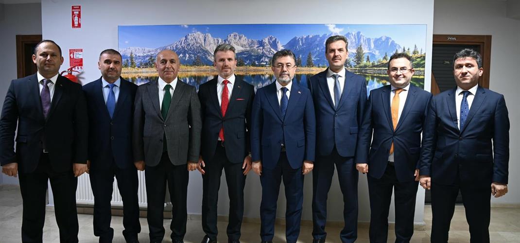 Sayın Bakanımız İbrahim Yumaklı'ya ilimizde düzenlenen 3. Çiftlik Zirvesinde ve diğer programlarında eşlik ettik.