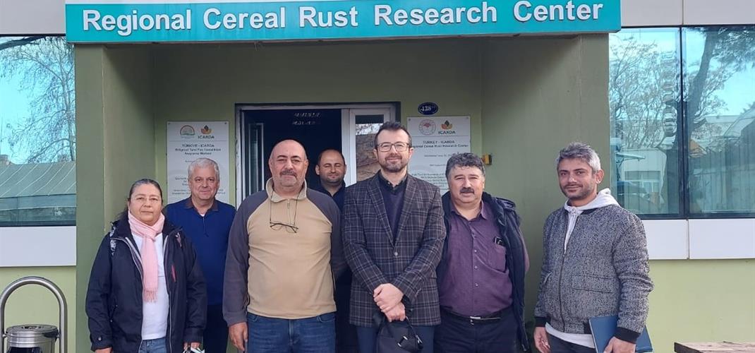 We visited the Regional Cereal Rust Diseases Research Center.